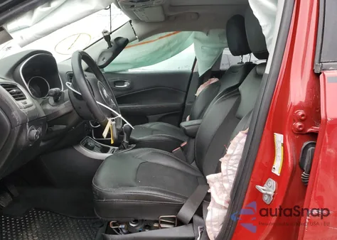 2018 Jeep Compass Latitude z USA, uszkodzony, nr VIN 3C4NJDBB6JT316421